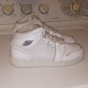 Nike Air Jordan 1 Mid All White